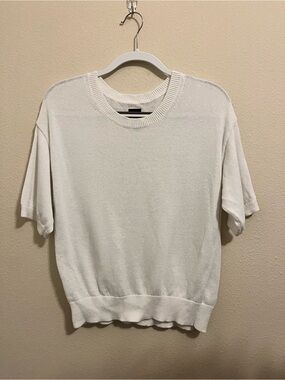 GAP White Crewneck Short Sleeve Knit Top